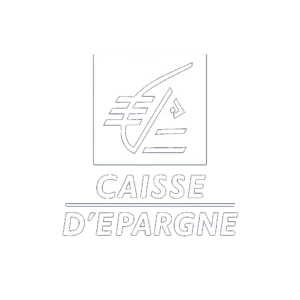 Logo blanc de la Caisse d'Épargne, partenaire du projet bien-être porté par Agnès Simon, équicienne spécialisée en médiation animale.